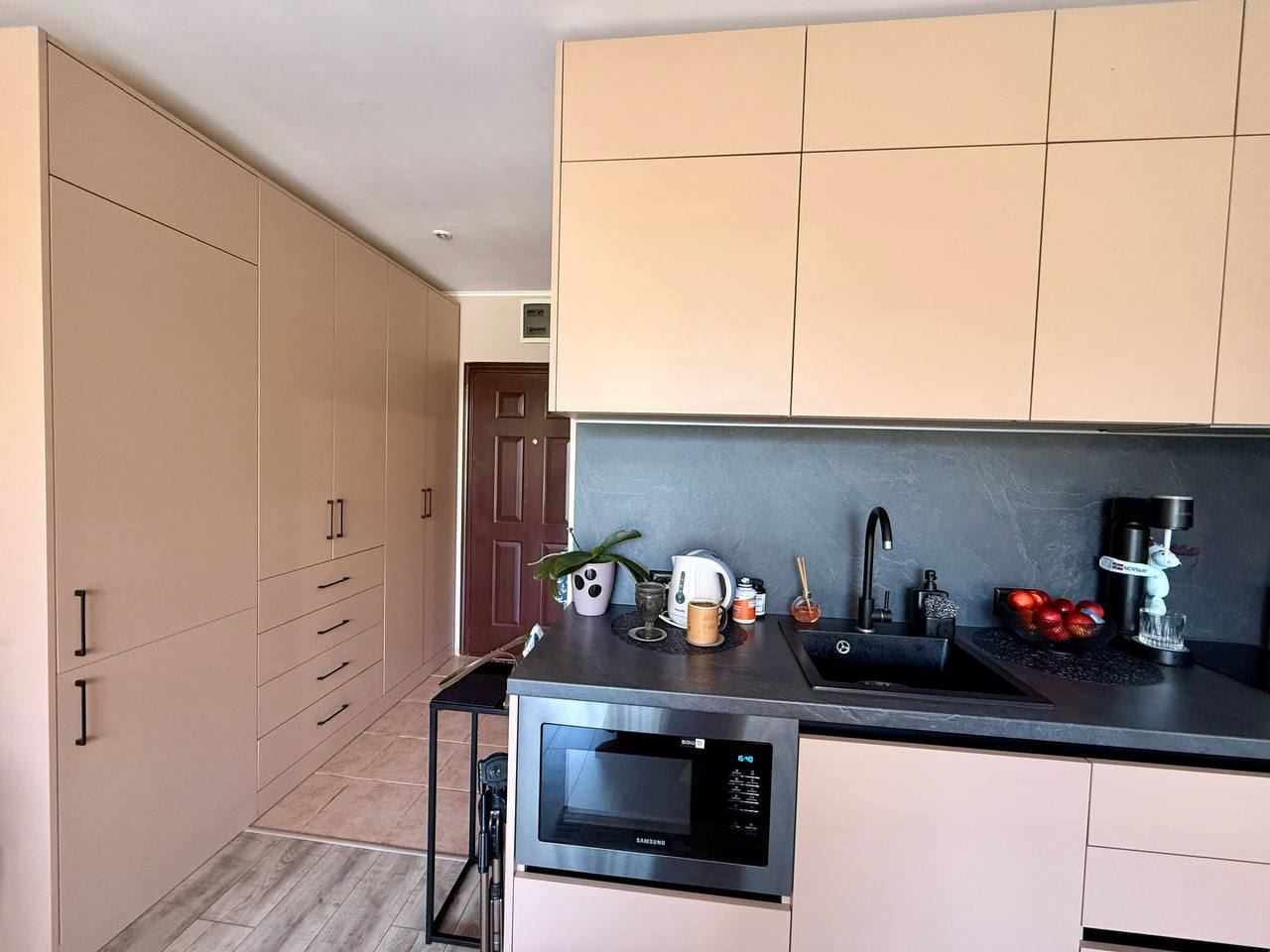 Gemütliches Studio-Apartment in einer modernen Wohnanlage mit luxuriösen Annehmlichkeiten und ausgezeichneter Lage