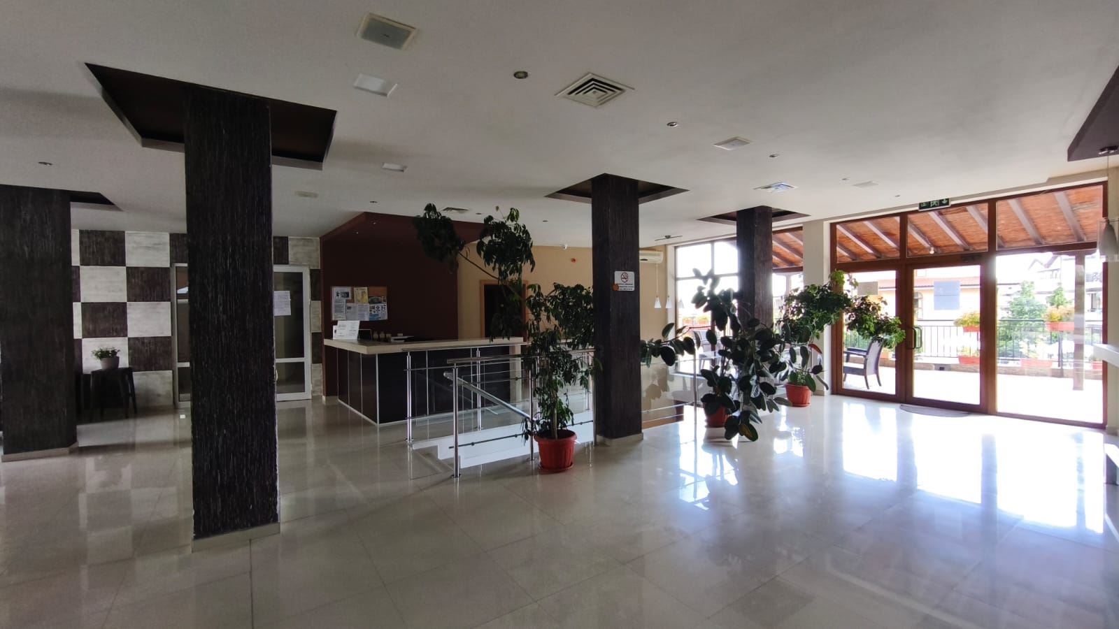 Geräumiges Zwei-Schlafzimmer-Apartment mit Meerblick in Sveti Vlas, nur 200 Meter vom Strand entfernt