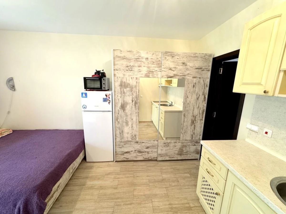 Stilvolles Studio mit Zugang zum Innenhof in einer luxuriösen Wohnanlage in Sonnenstrand
