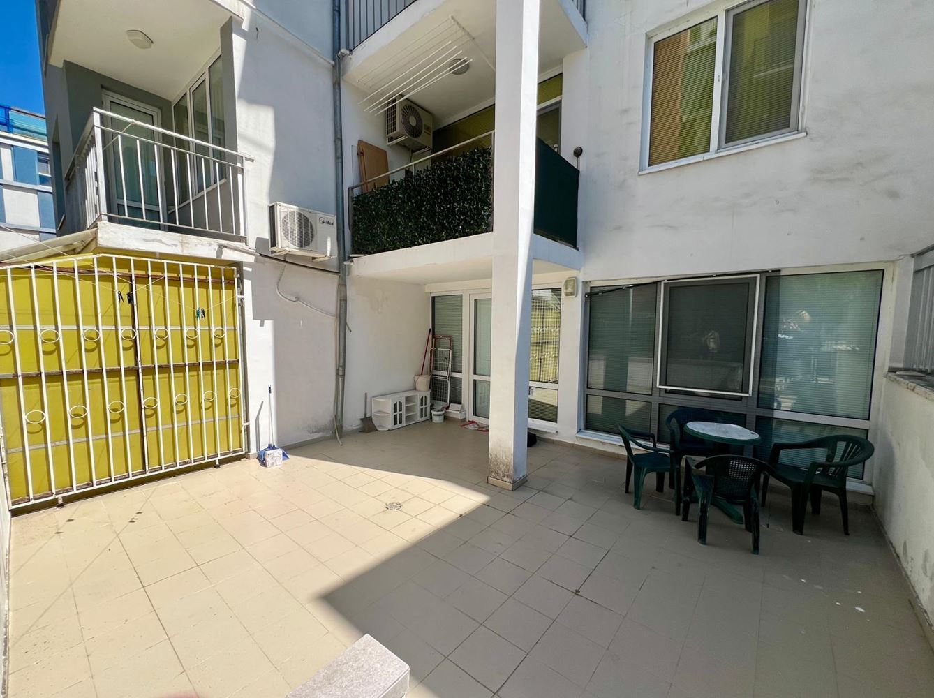 Geräumige Wohnung mit eigenem Garten und Stellplatz in der Nähe von Cocoa Beach in Sonnenstrand