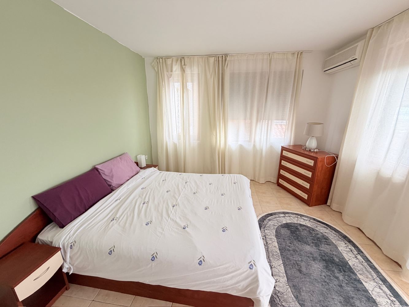 Gemütliche Maisonettewohnung mit zwei Schlafzimmern und niedrigen jährlichen Nebenkosten in Sonnenstrand