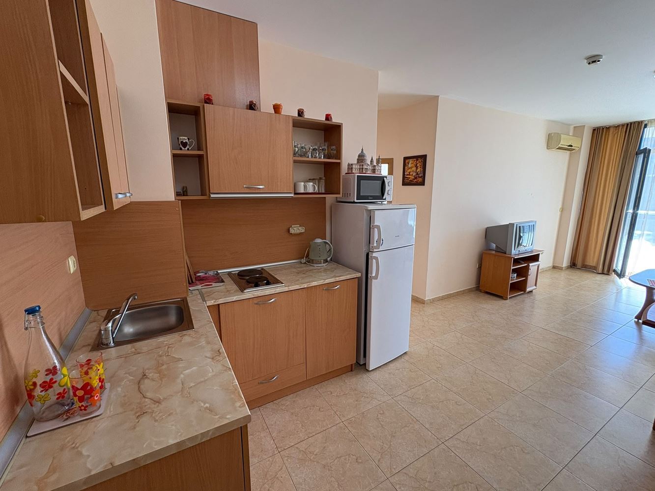 2-Zimmer-Wohnung in Sonnenstrand – Komfort in einer Anlage mit Swimmingpools und Wasserrutschen