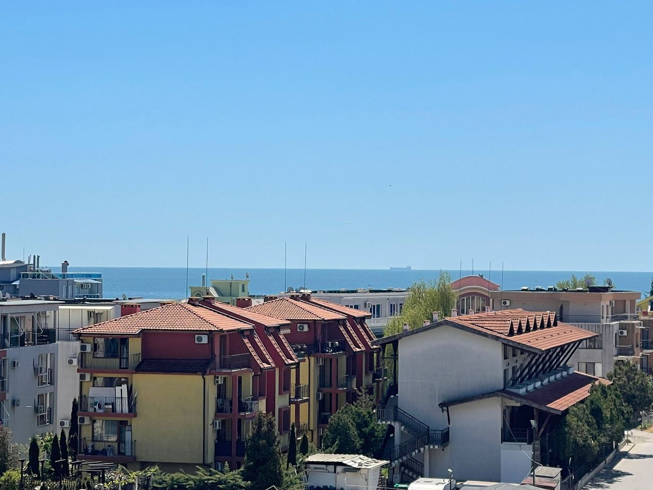 Studio mit Meerblick in einem prestigeträchtigen Komplex zwischen Nessebar und Ravda – ausgezeichnete Lage und Investitionspotenzial