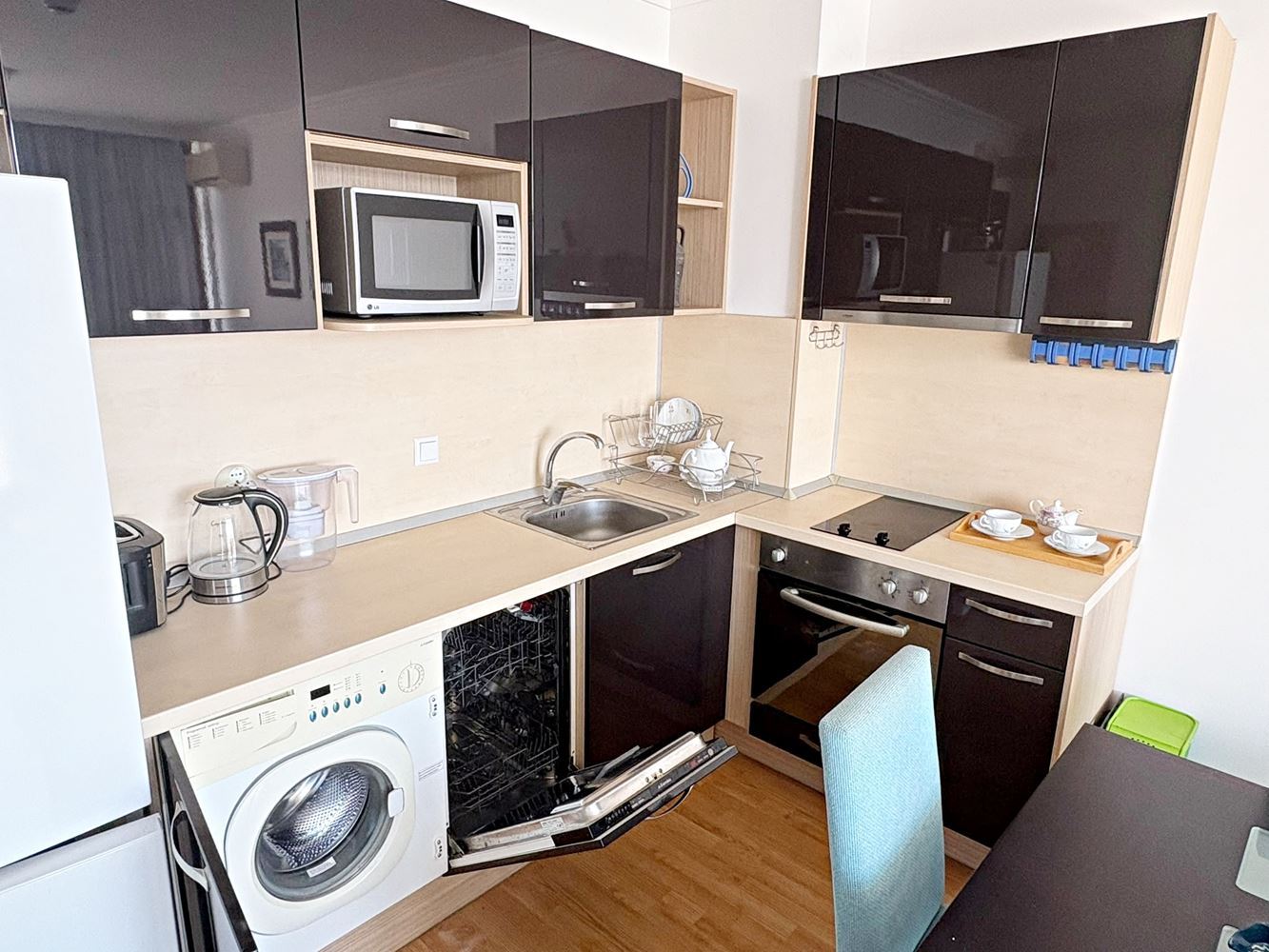Luxuriöse 2-Zimmer-Wohnung mit Panoramablick auf das Meer in erster Linie in Sveti Vlas