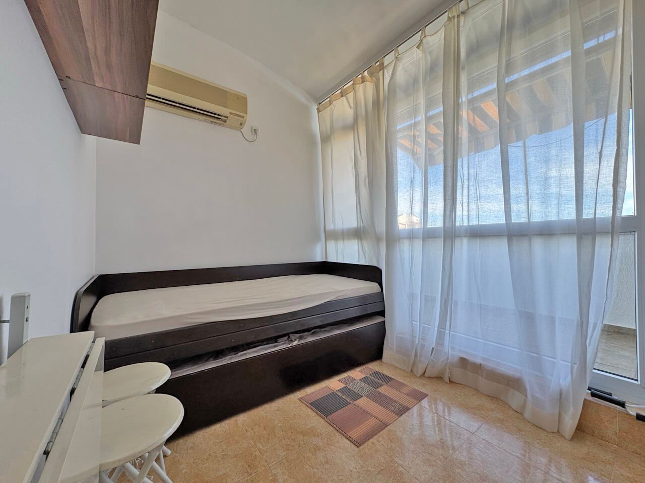 Gemütliche Ein-Zimmer-Wohnung mit Poolblick in Sonnenstrand