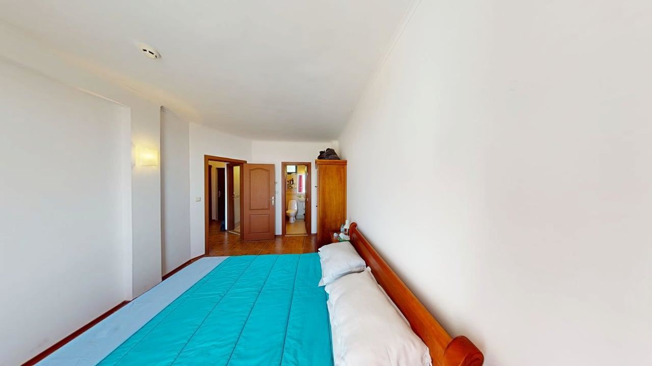 Geräumige Zwei-Zimmer-Wohnung mit Meerblick in der Region Sonnenstrand