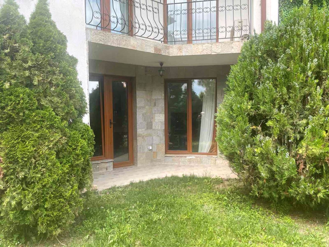Zwei-Zimmer-Wohnung (Wohnung mit einem Schlafzimmer) mit direktem Zugang zum Pool in einer Anlage in Sveti Vlas