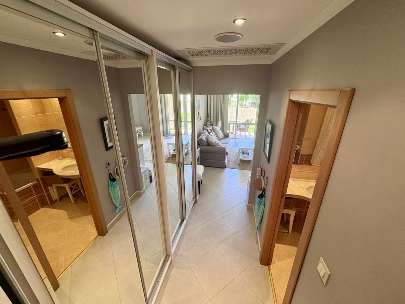 Luxuriöse Einzimmerwohnung in einem prestigeträchtigen First-Line-Komplex – Komfort, Stil und endlose Annehmlichkeiten