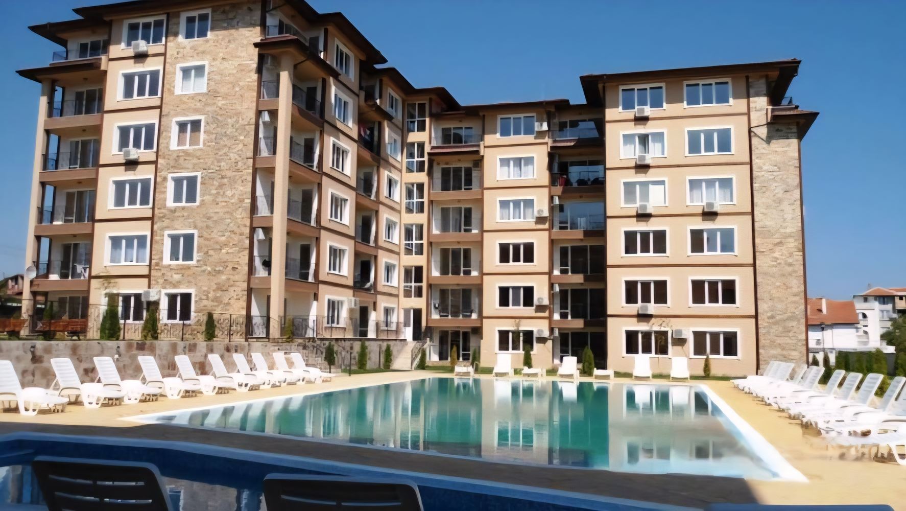 Großzügigkeit, Komfort und Poolblick – Ihr neues Zuhause in Ravda
