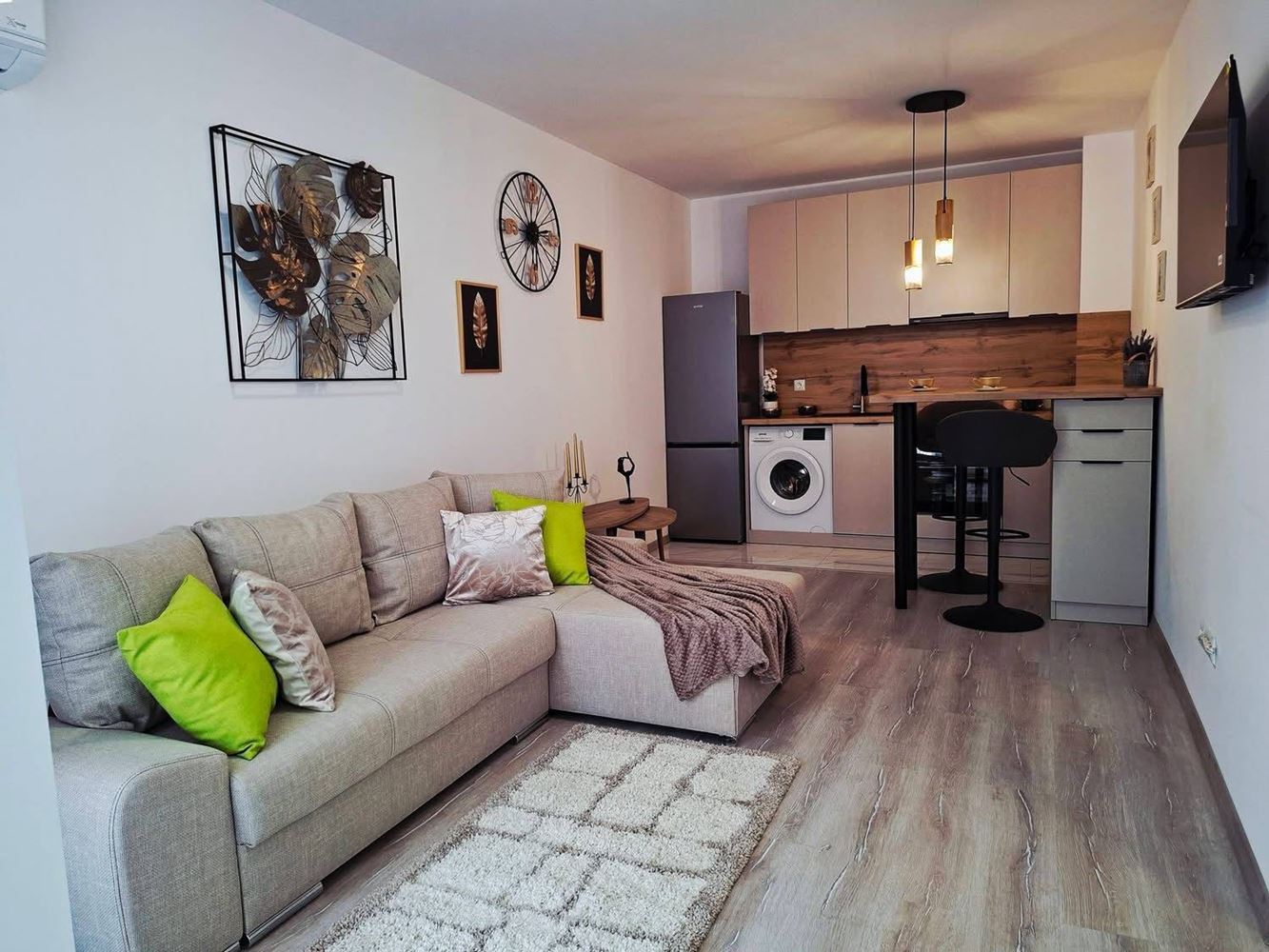 Stilvolle Zwei-Zimmer-Wohnung mit niedriger Wartungsgebühr in Sunny Beach – Komfort, Sicherheit und hervorragende Investition am Meer