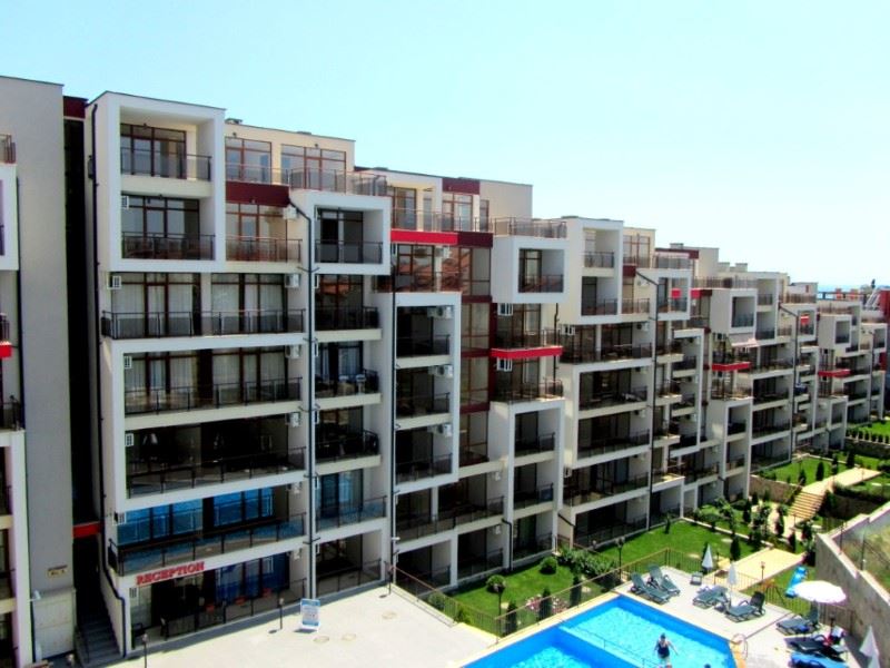 Studio mit Poolblick in Sveti Vlas – eine ausgezeichnete Option für Investition, Wohnen oder Sommerurlaub