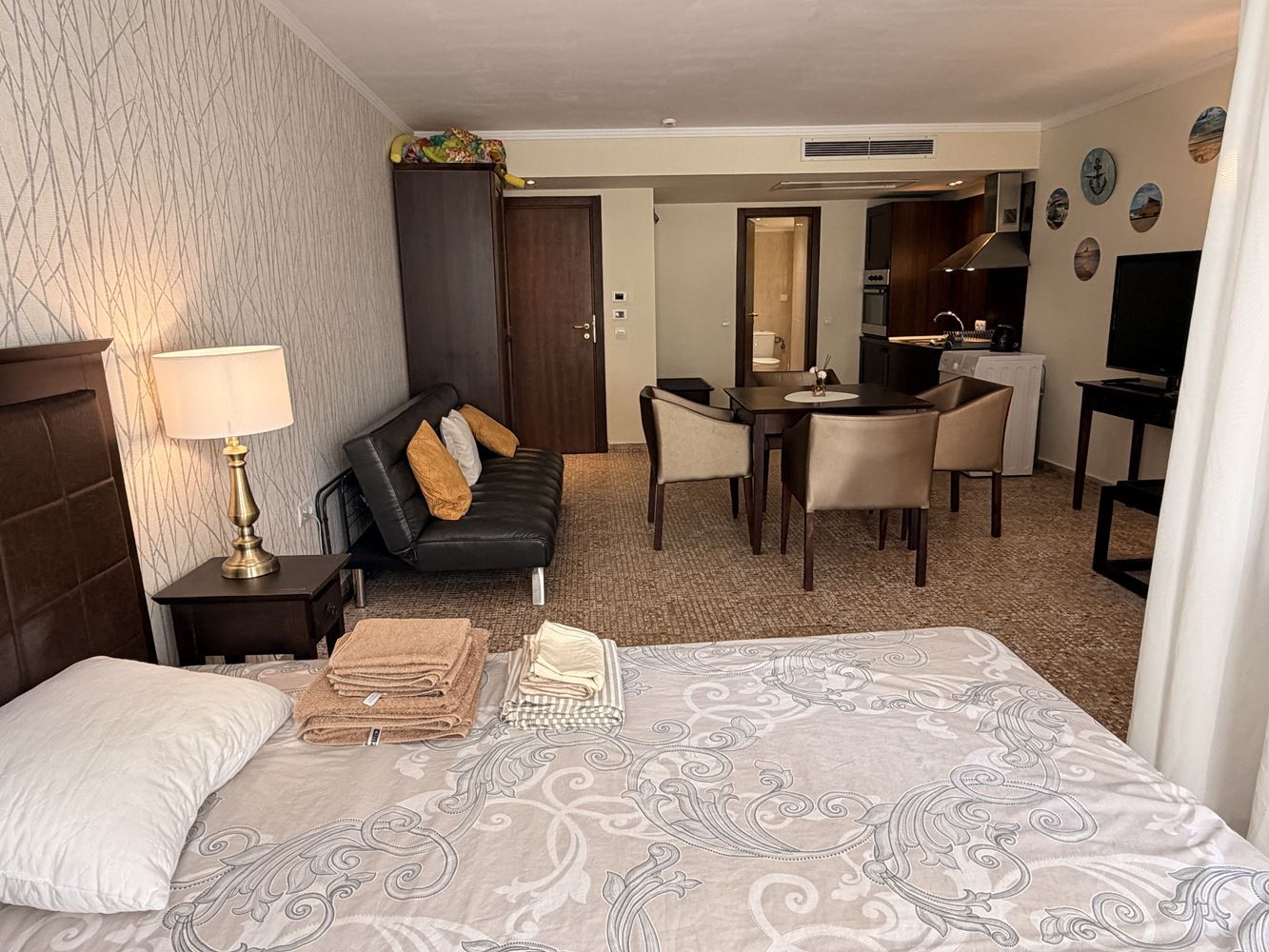 Exklusives Studio mit Garten und direktem Poolzugang – 100 m vom Meer in Sonnenstrand