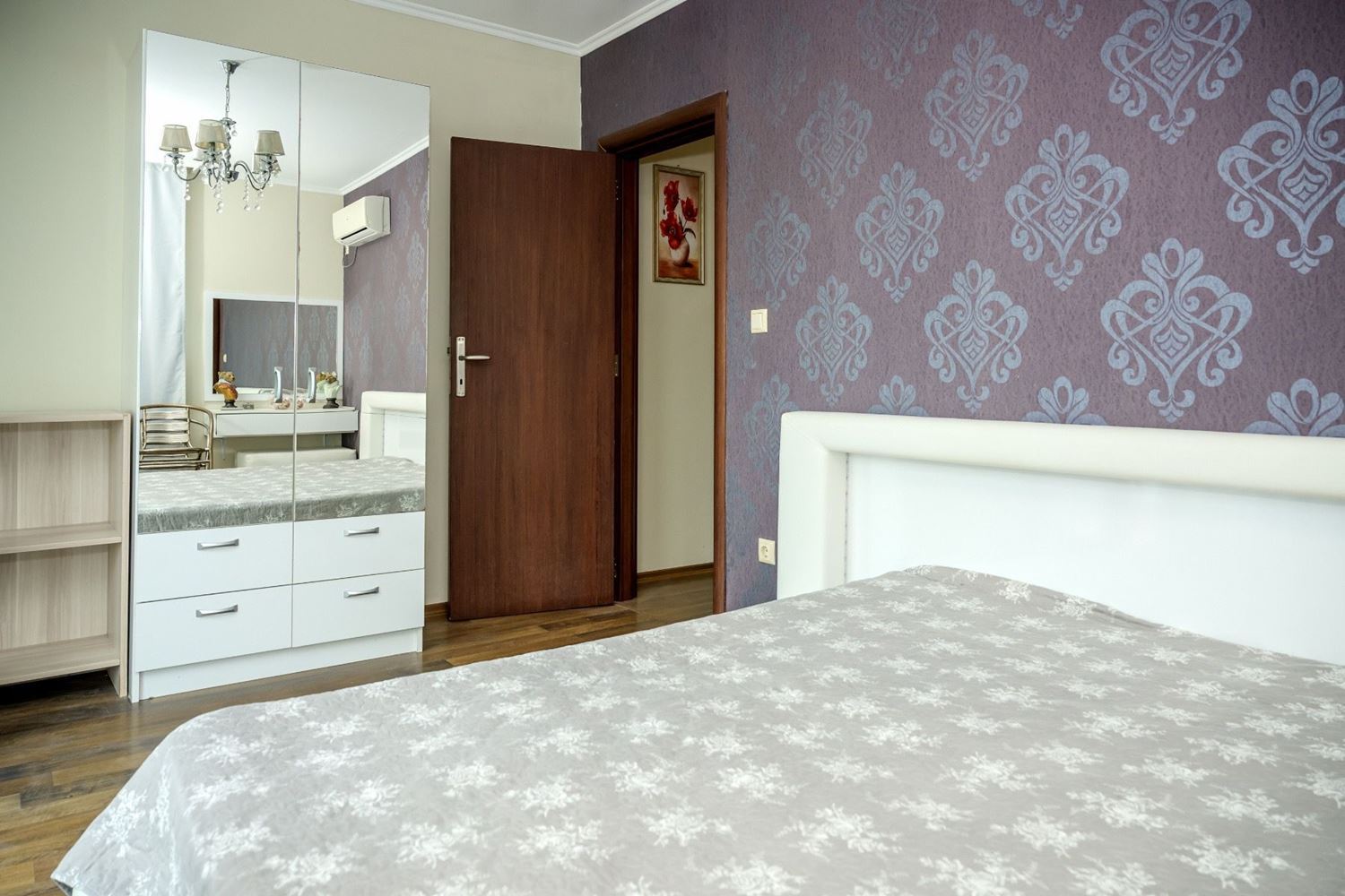 Geräumige 3-Zimmer-Wohnung mit Meerblick in Pomorie – 50 Meter vom Meer entfernt