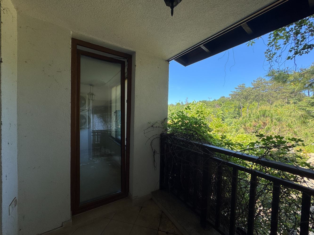 Wohnung mit einem Schlafzimmer und Poolblick in Sozopol – geräumig, möbliert und bezugsfertig