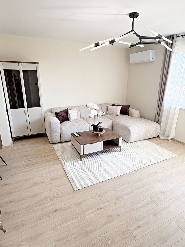 Zwei unabhängige Wohneinheiten mit Meerblick im Zentrum von Sveti Vlas – Designer-Interieur und eigener Parkplatz