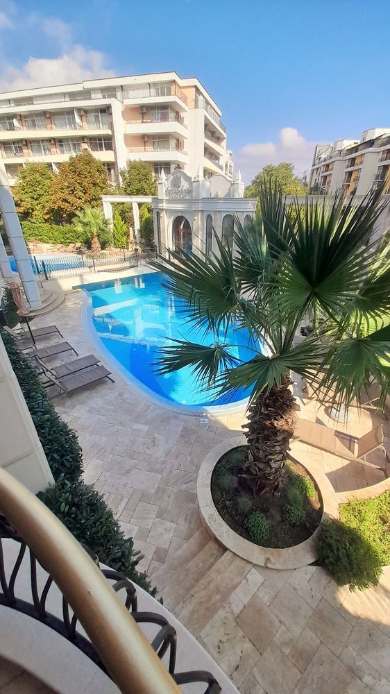 2-Zimmer-Wohnung mit Poolblick in einer Anlage mit beeindruckender Infrastruktur in Sonnenstrand