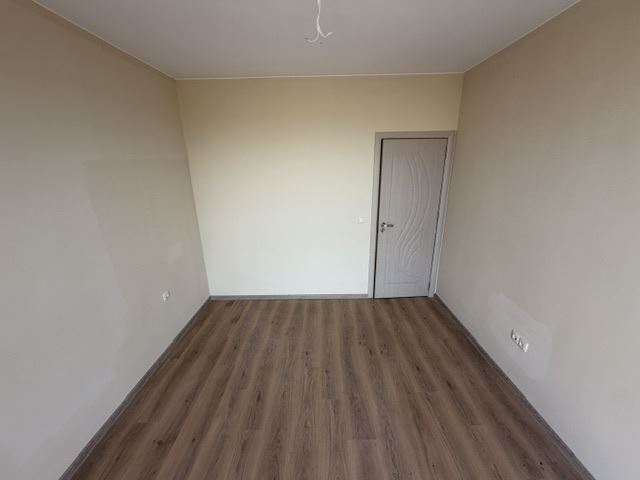 Neue Zweizimmerwohnung mit großzügigem Balkon in einer modernen Anlage in Ravda