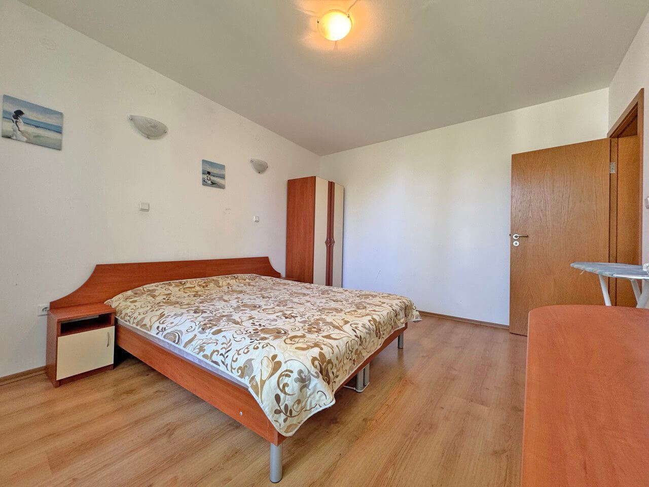 Möblierte Wohnung mit Poolblick in einer ruhigen grünen Gegend in Sonnenstrand