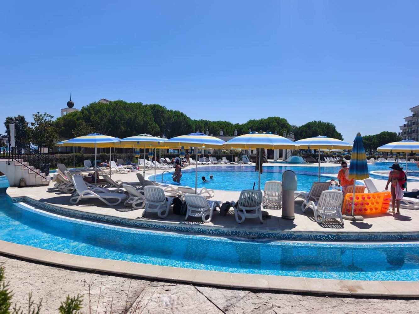 Luxuriöse Zweizimmerwohnung in erster Meereslinie in Pomorie – Komfort und maritimes Ambiente
