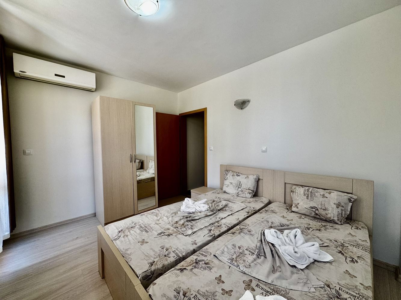 Entdecken Sie Ihr neues Zuhause am Meer - eine Drei-Zimmer-Wohnung im zentralen Teil von Sonnenstrand