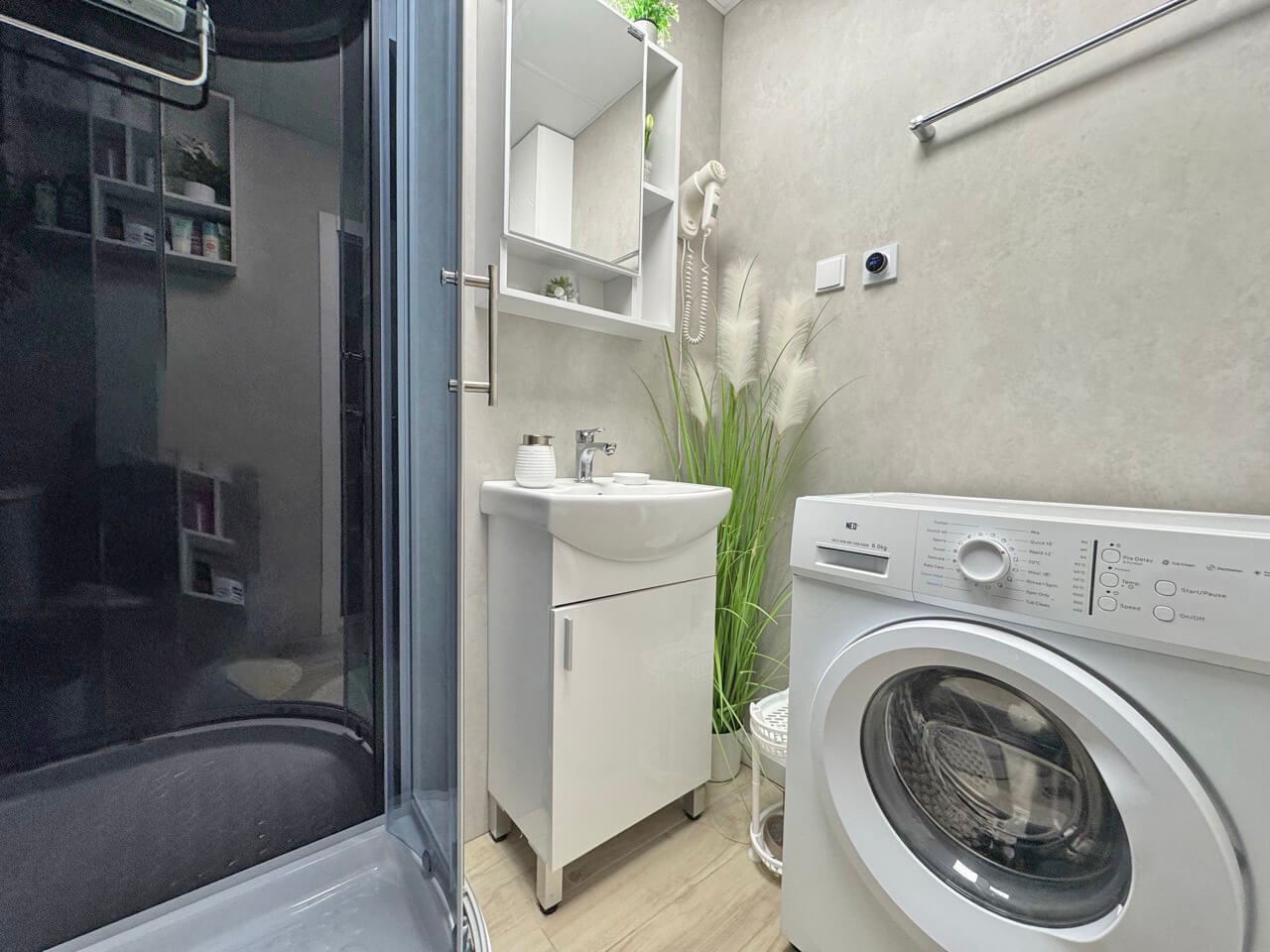 Modernes, vollständig möbliertes Apartment mit einem Schlafzimmer in Sonnenstrand – Stil und Komfort das ganze Jahr über