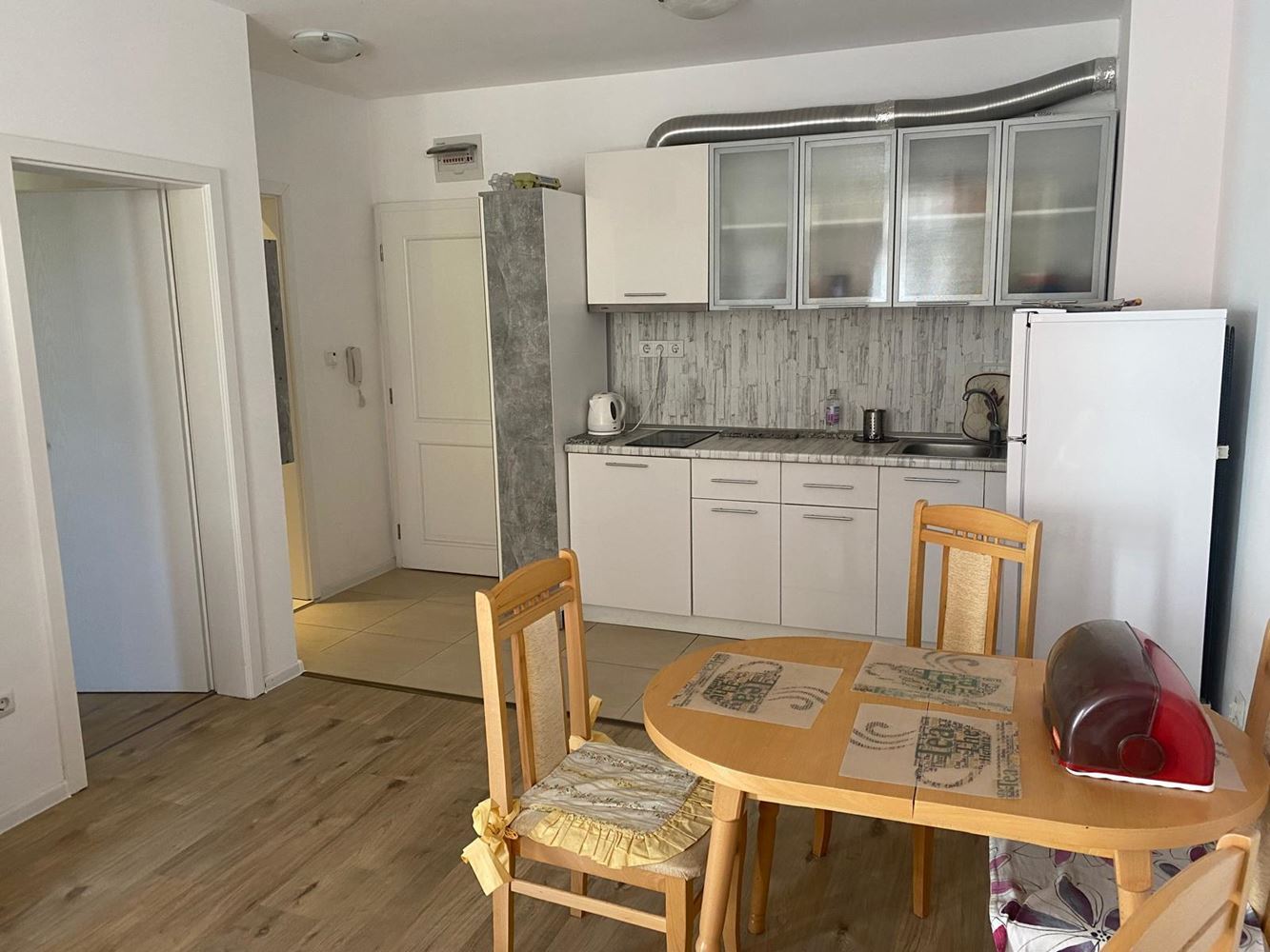 2-Zimmer-Wohnung in Pomorie – möbliert, mit Garten und ausgezeichneter Lage