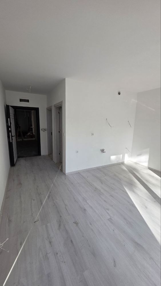 Funktionales Studio im Erdgeschoss – ausgezeichnete Gelegenheit für Investition oder gemütliches Zuhause