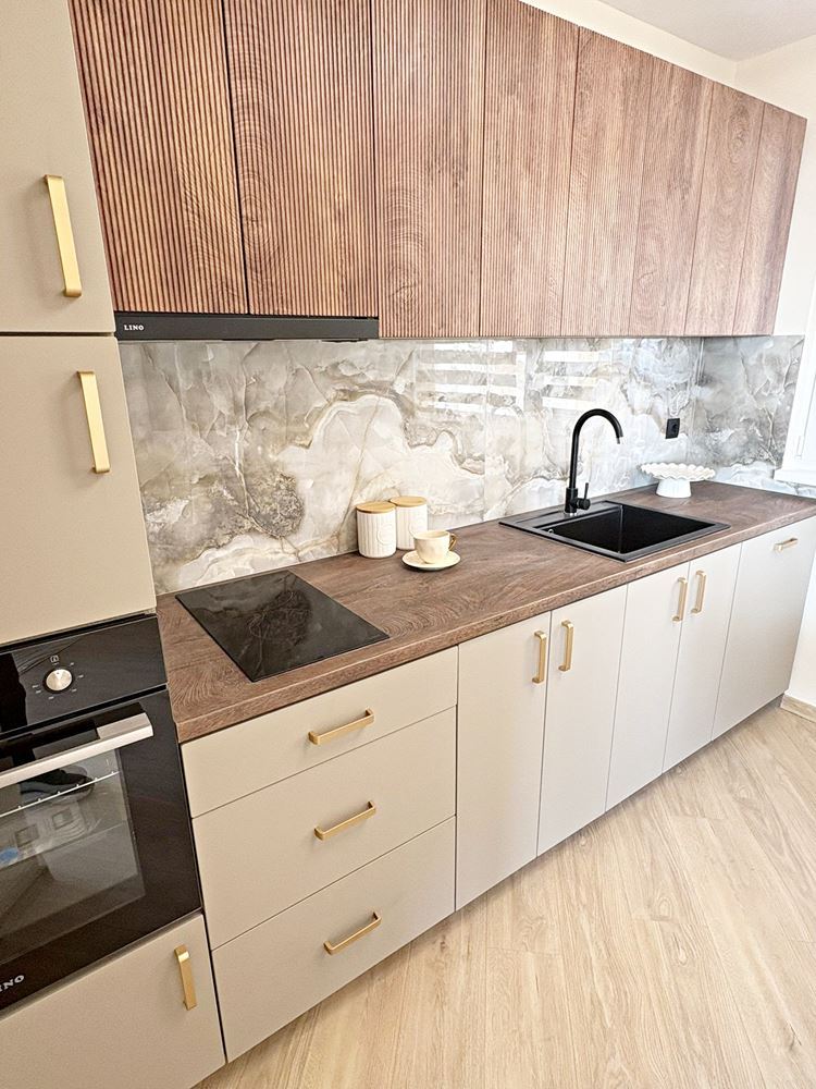 Zwei unabhängige Wohneinheiten mit Meerblick im Zentrum von Sveti Vlas – Designer-Interieur und eigener Parkplatz