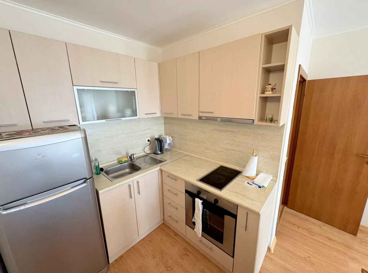 Zweizimmerwohnung mit Meerblick in einer geschlossenen Anlage in Ravda – 200 m vom Meer entfernt