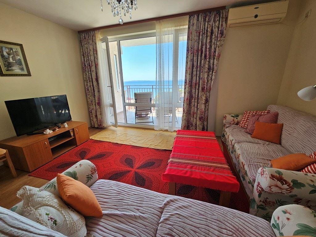 Sveti Vlas, erste Reihe am Meer – 2-Zimmer-Wohnung mit Meerblick