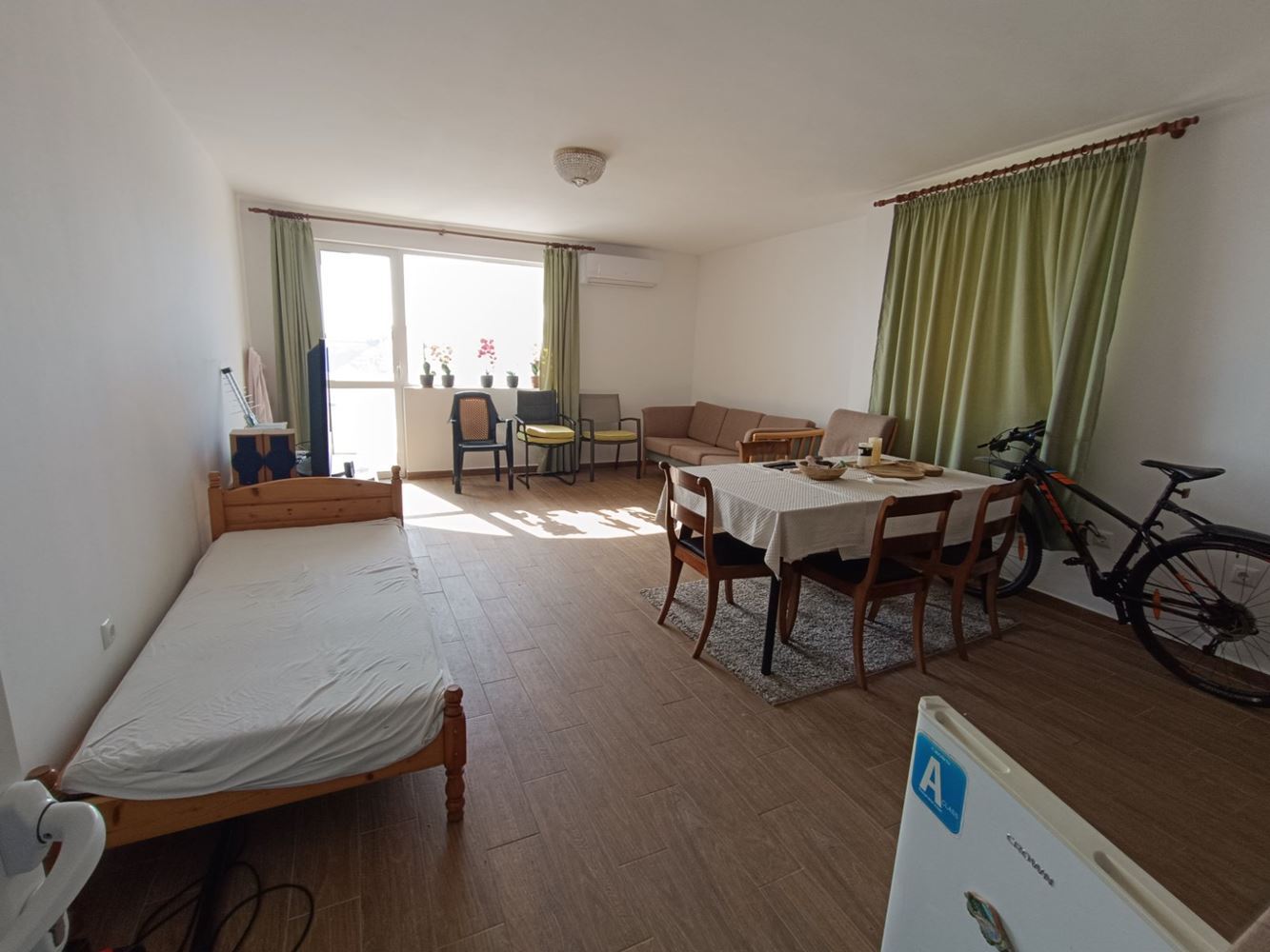 Drei-Zimmer-Wohnung ohne Instandhaltungsgebühr mit Meerblick in Sweti Wlas