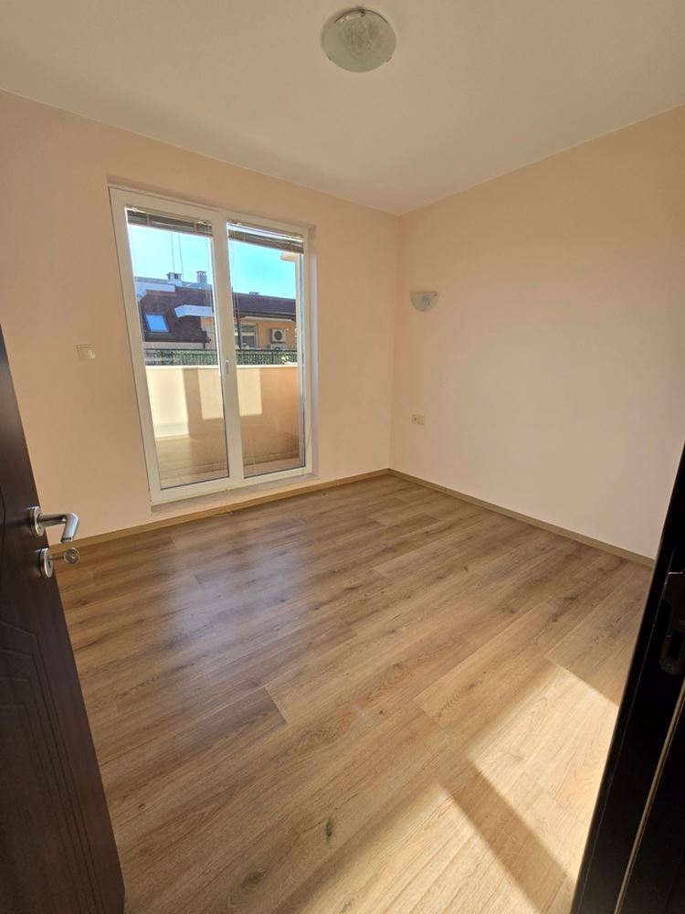 Neue Wohnung mit einem Schlafzimmer in Pomorie – renoviert, bereit zur Möblierung, mit geräumigem Balkon und Grill