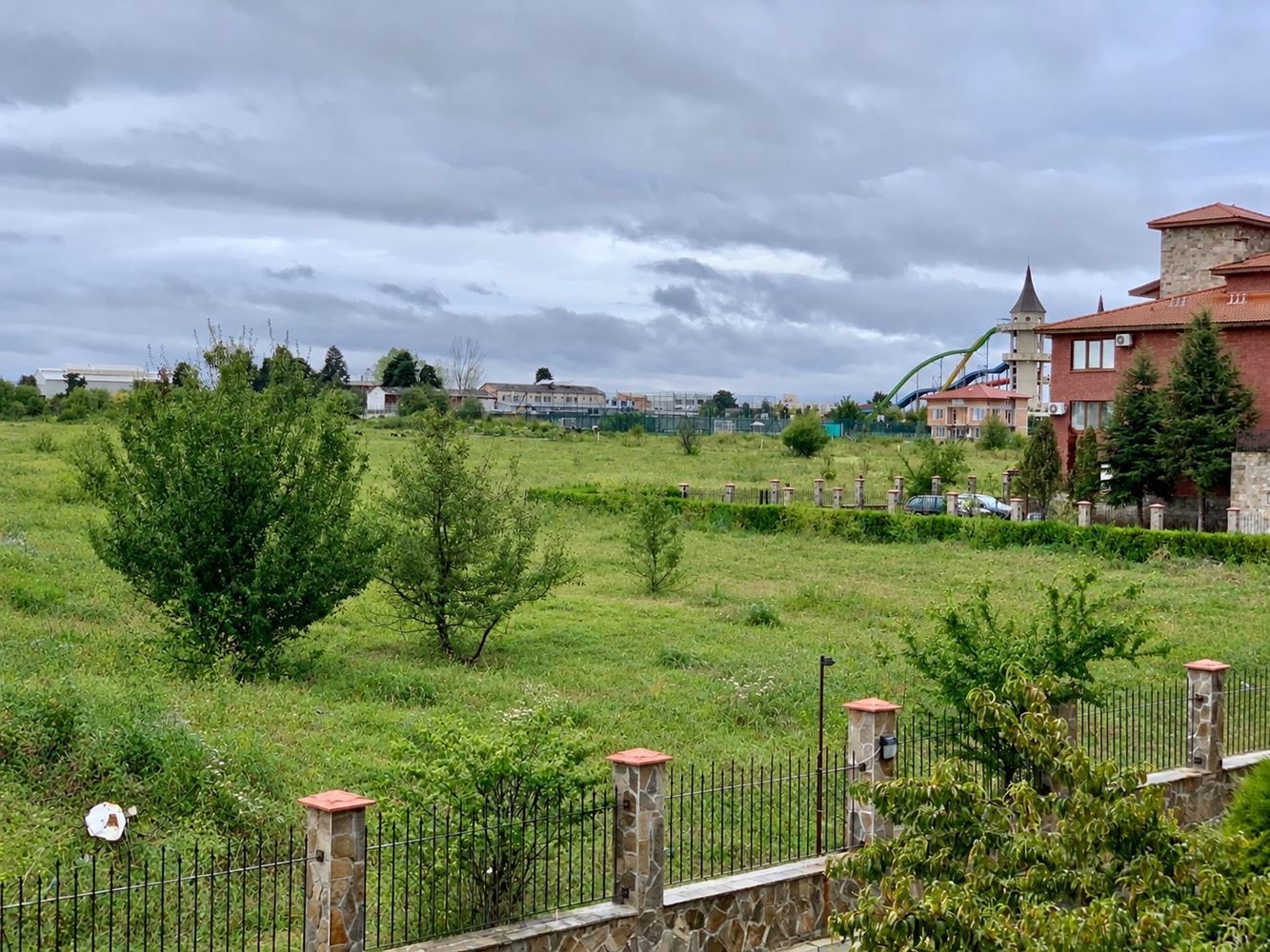 Geräumige Wohnung mit zwei Schlafzimmern und Blick auf die Natur in Nessebar