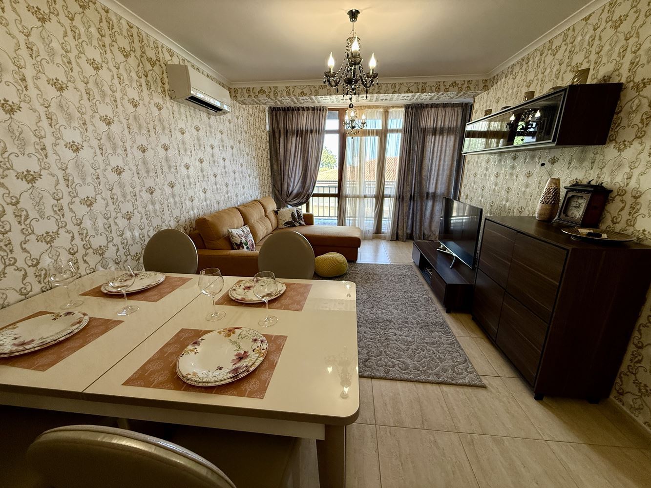 Wohnung in erster Meereslinie in Sveti Vlas – stilvolle Immobilie am Strand und am Yachthafen „Marina Dinevi“