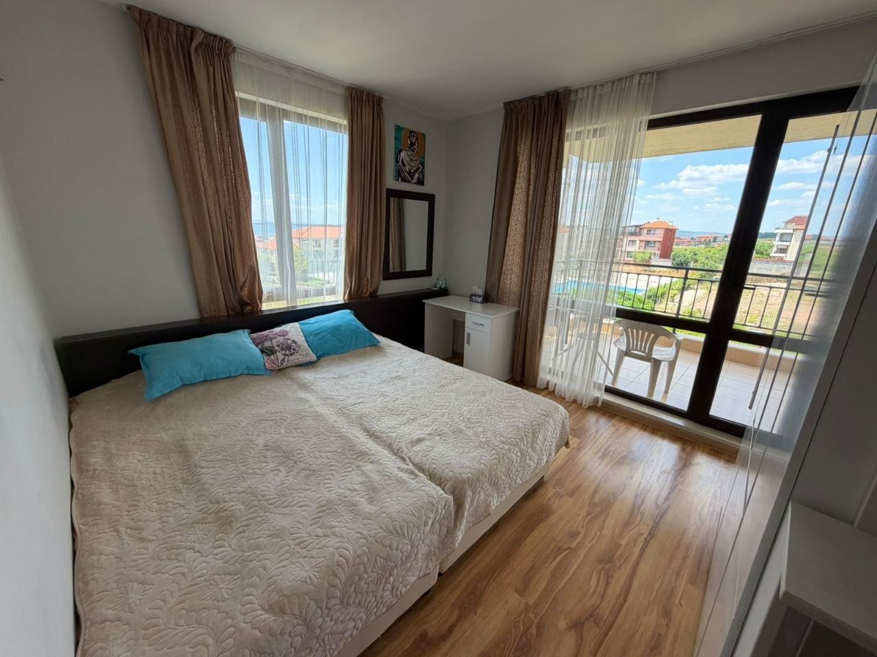 Stilvolle Wohnung mit einem Schlafzimmer und Meerblick in einer prestigeträchtigen Wohnanlage in Sveti Vlas – ideal für Urlaub und Investition