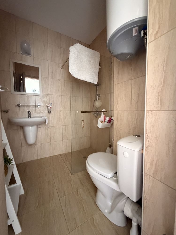 Drei-Zimmer-Wohnung mit Panoramaterrasse am Stadtrand von Sunny Beach – Komfort, Ruhe und Stil