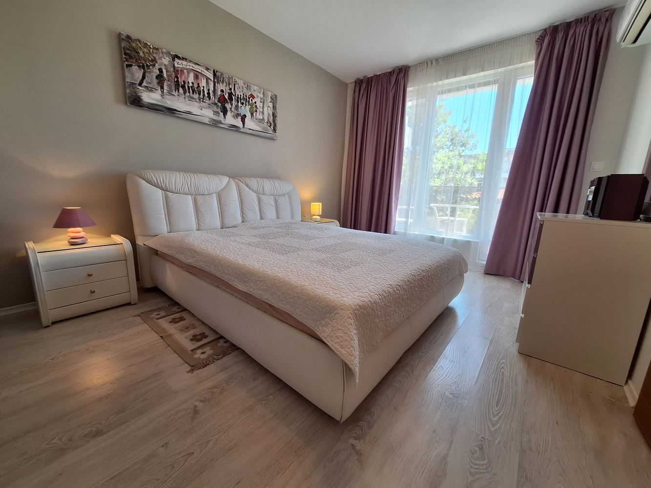 Geräumige 3-Zimmer-Wohnung mit Parkplatz nur 200 Meter vom Meer entfernt in Sveti Vlas