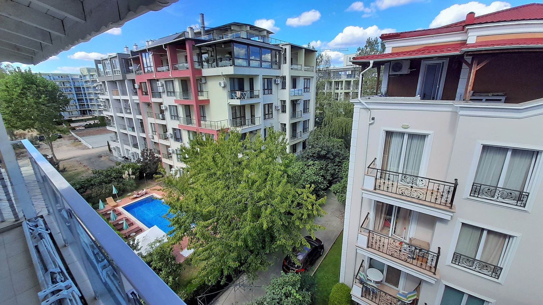 Gemütliche 2-Zimmer-Wohnung mit großzügigen Terrassen und niedriger Instandhaltungsgebühr in Sonnenstrand