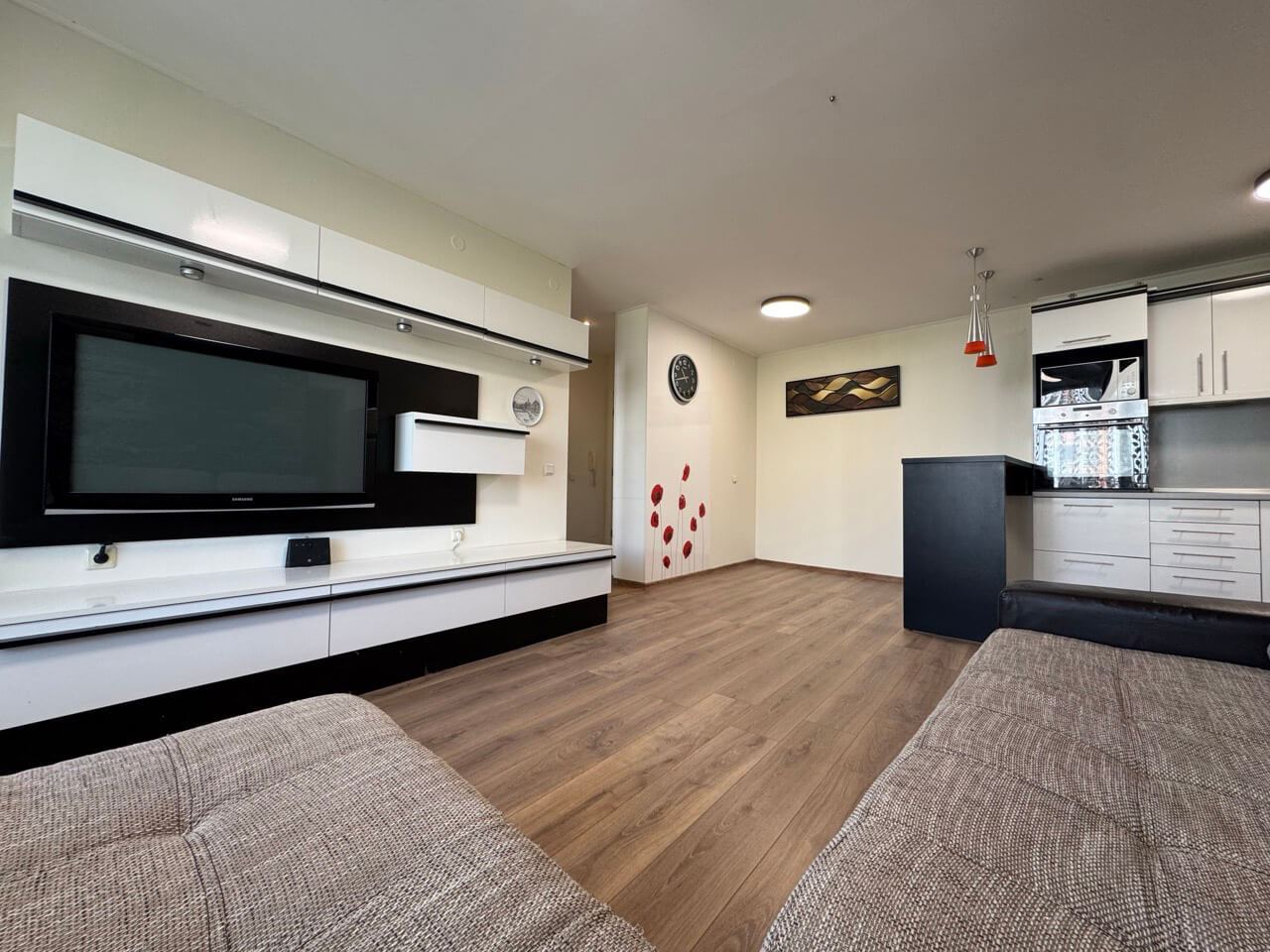 Zwei-Zimmer-Wohnung in einem Luxuskomplex in erster Meereslinie in Sveti Vlas