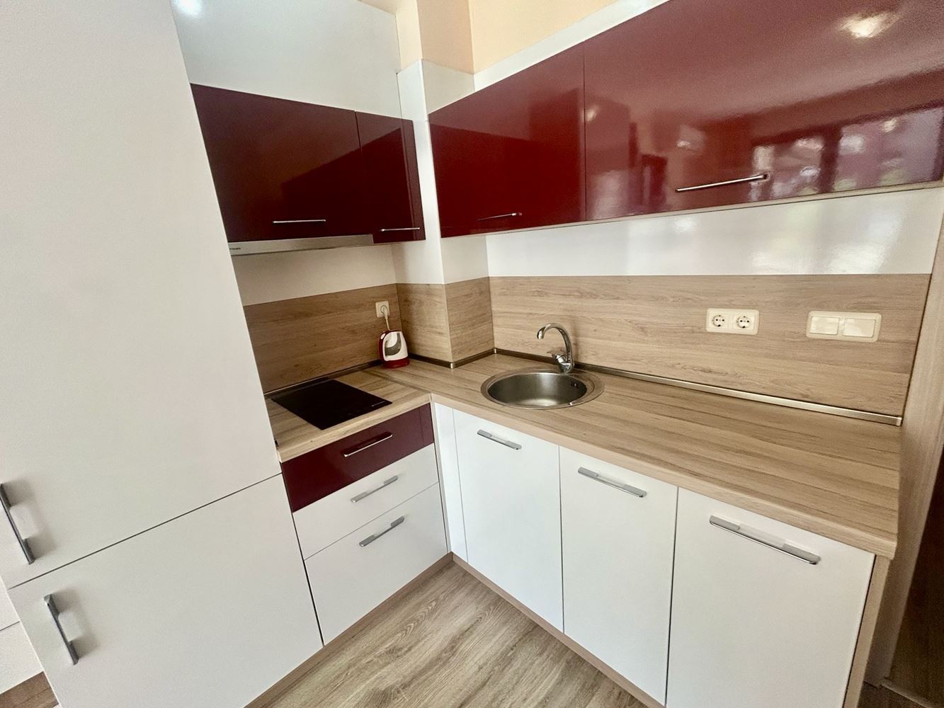 Komfortable 2-Zimmer-Wohnung mit direktem Zugang zum Pool in Nessebar – ein außergewöhnlich praktisches Angebot