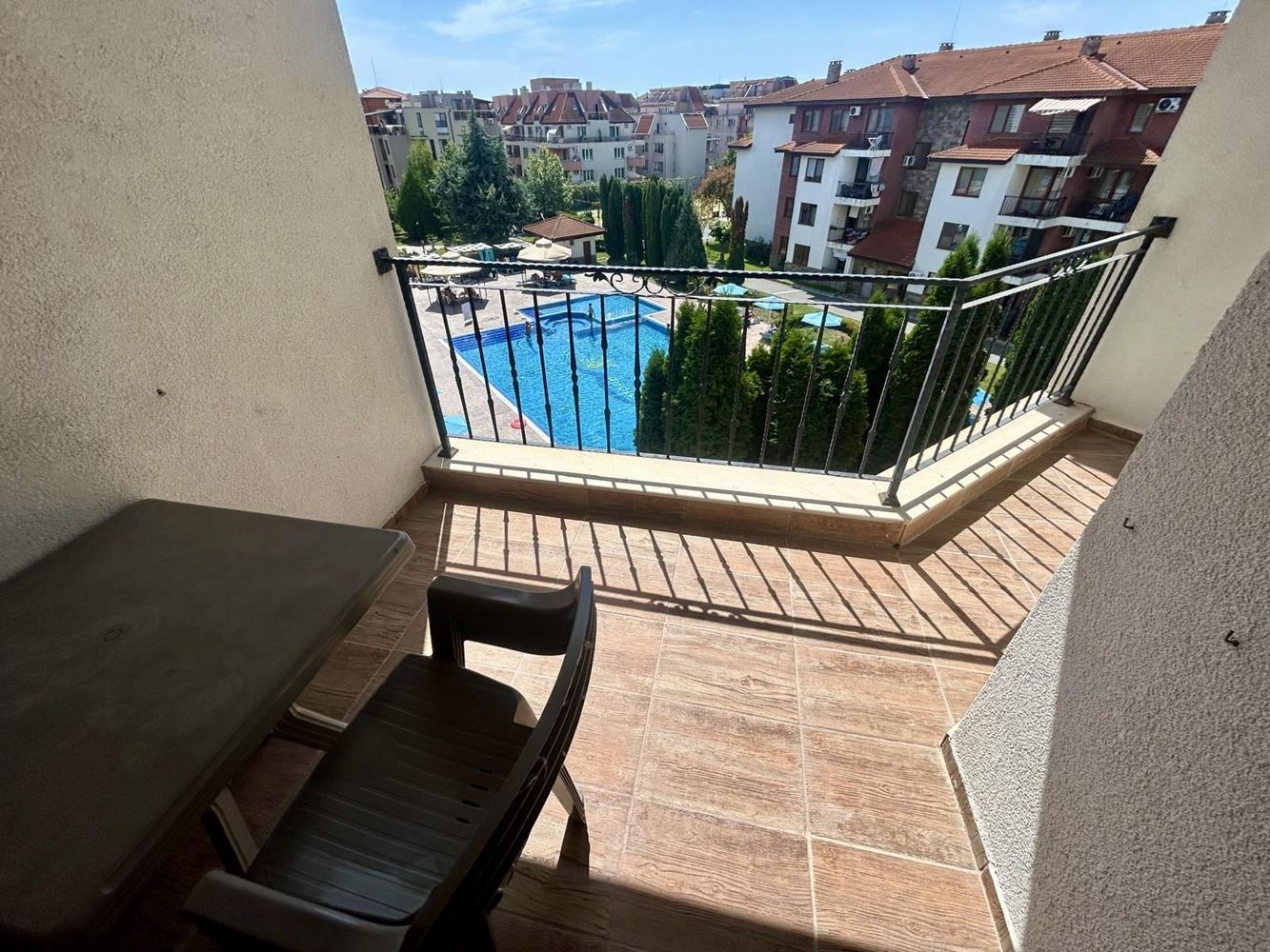 Großzügige 3-Zimmer-Wohnung mit zwei Schlafzimmern in Nessebar – zwei Terrassen und Möglichkeit für ein drittes Schlafzimmer