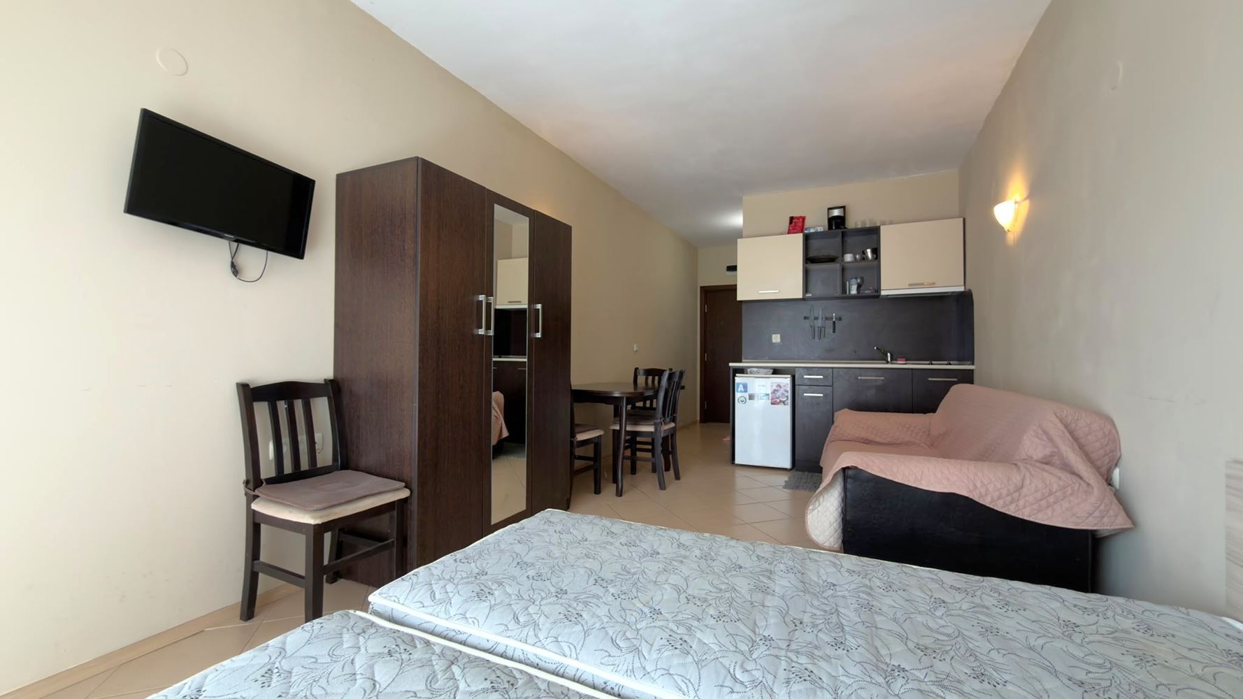 Möblierte Studio-Wohnung mit Poolblick in Sonnenstrand