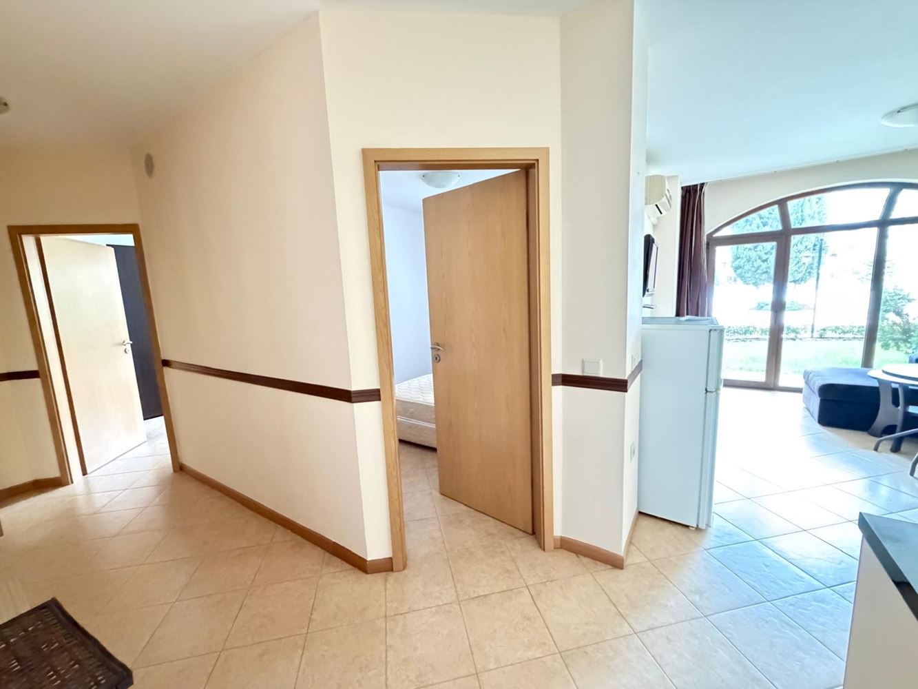 Geräumige Zwei-Zimmer-Wohnung mit direktem Zugang zum eigenen Garten in Sunny Beach – Komfort, Luxus und Gemütlichkeit