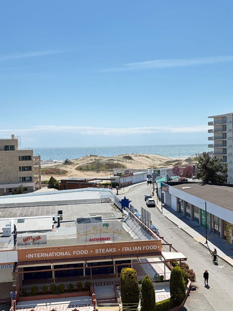 Luxuriöse 3-Zimmer-Wohnung mit Meerblick nur 100 Meter vom Strand in Sonnenstrand entfernt