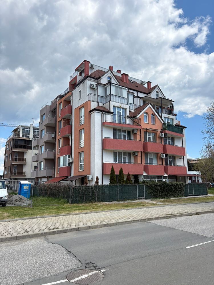 Geräumige Wohnung mit einem Schlafzimmer und Panoramablick auf die Salinen und das Meer in Pomorie