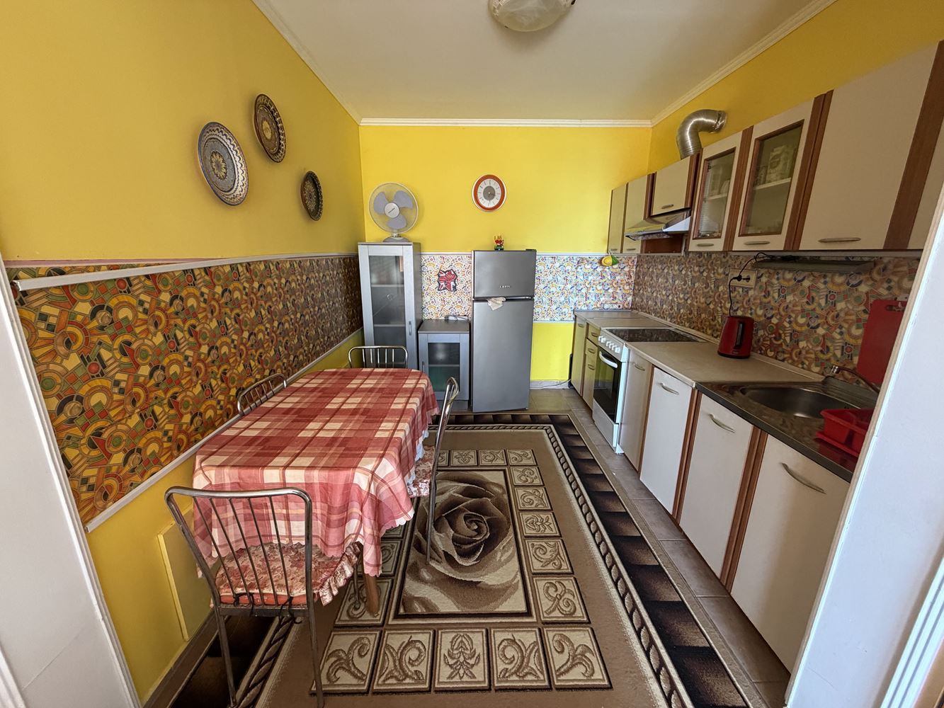 Zweizimmerwohnung mit großzügiger Terrasse und Meerblick in Sveti Vlas – 300 Meter vom Strand entfernt