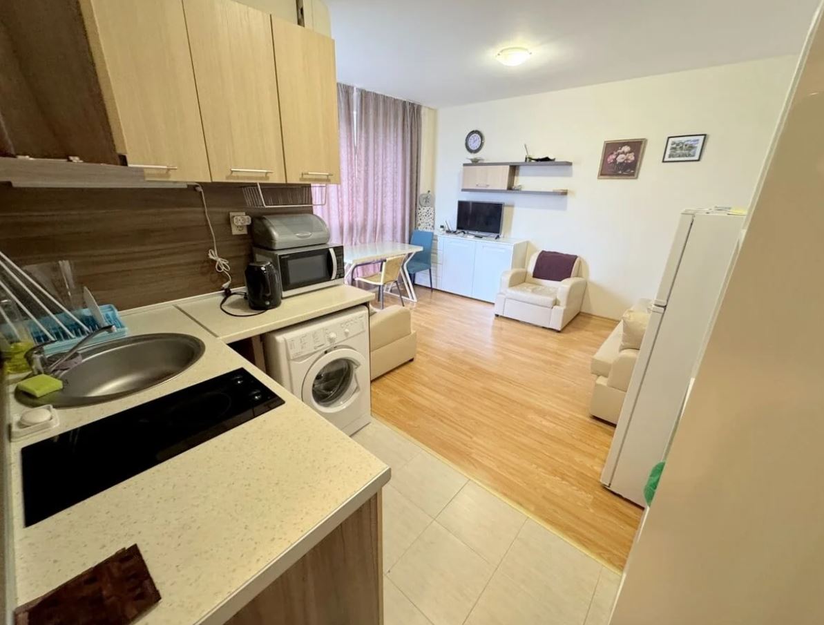 Meerkomfort und Gemütlichkeit in einem stilvollen Apartment mit einem Schlafzimmer in Ravda