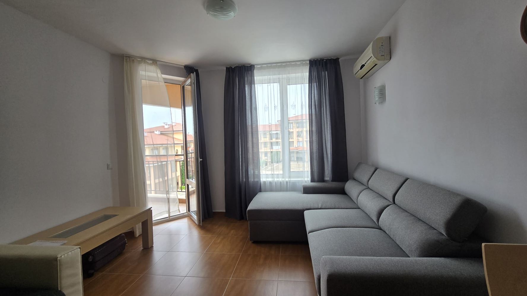 Zweizimmerwohnung mit Poolblick in Sveti Vlas – nur wenige Meter vom Meer entfernt