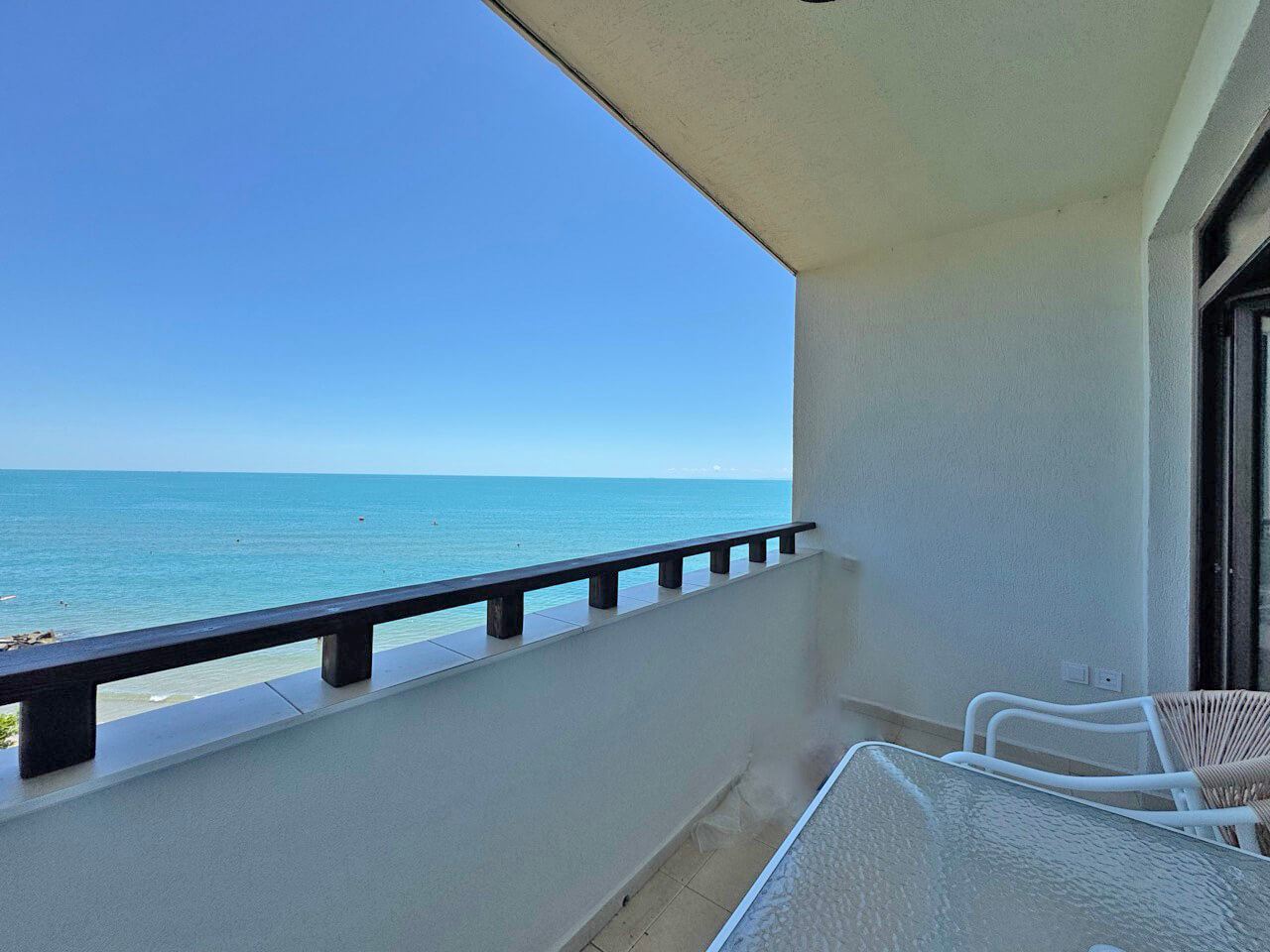 Zweizimmerwohnung in erster Meereslinie mit Panoramablick auf das Meer in Sveti Vlas