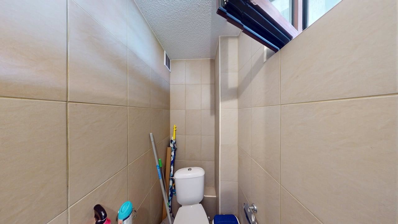 Zweizimmerwohnung mit Panoramablick auf das Meer und die Berge in einer Wohnanlage mit Swimmingpools und SPA-Zentrum